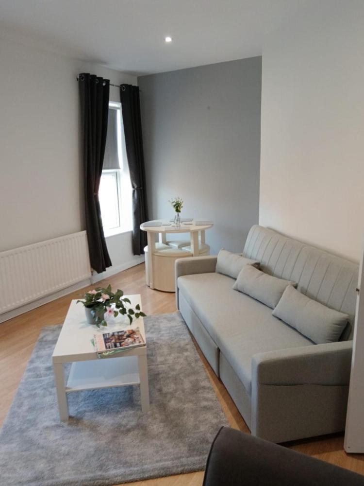 Welcome To This Flat Kettering Exterior photo